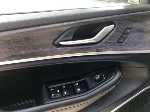 Used 2022 Jeep Grand Cherokee Limited AWD/4WD image 19