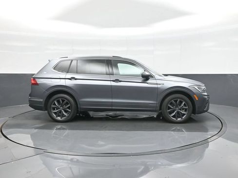 Used 2023 Volkswagen Tiguan SE AWD/4WD image 8