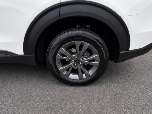 Used 2023 Ford Explorer XLT w/ Equipment Group 202A AWD/4WD image 9