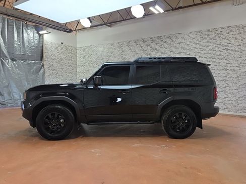 Used 2024 Toyota Land Cruiser image 5