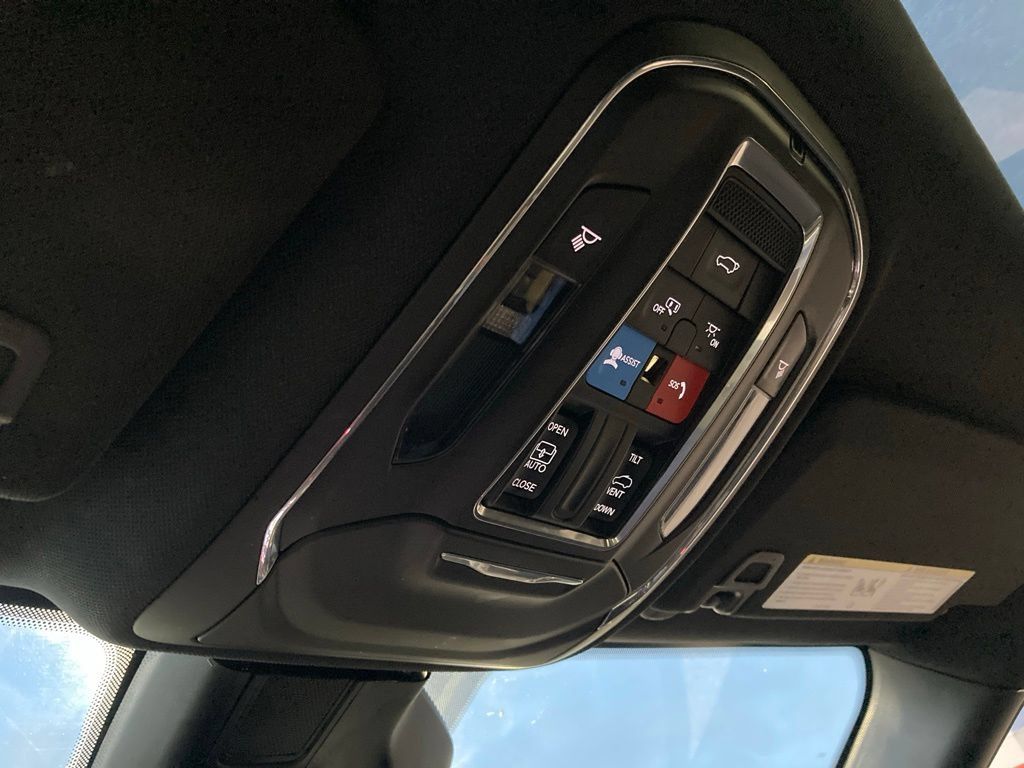 Used 2024 Jeep Grand Cherokee Altitude RWD image 29