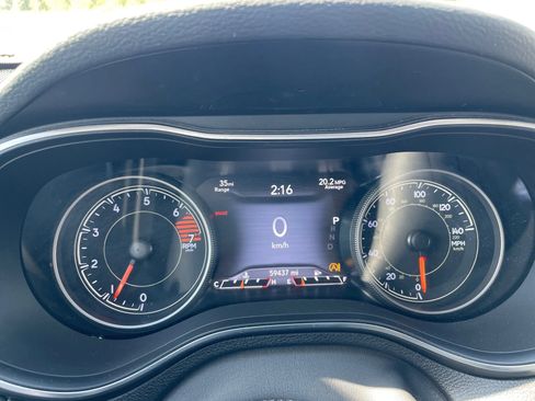 Used 2019 Jeep Cherokee Limited w/ Luxury Group FWD image 23