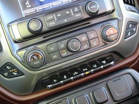 Used 2015 Chevrolet Silverado 3500 High Country w/ Duramax Plus Package image 23