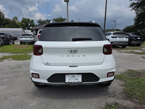 New 2025 Hyundai Venue Limited image 4