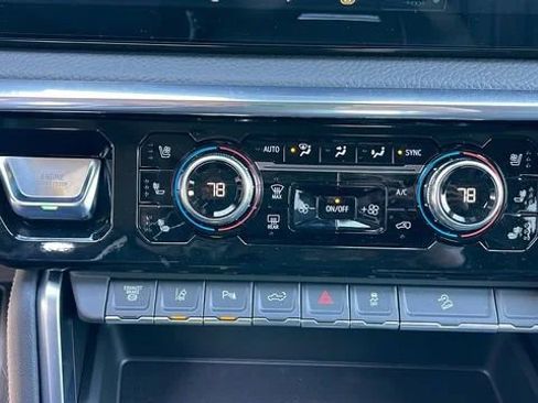New 2026 GMC Sierra 2500 Denali AWD/4WD image 24