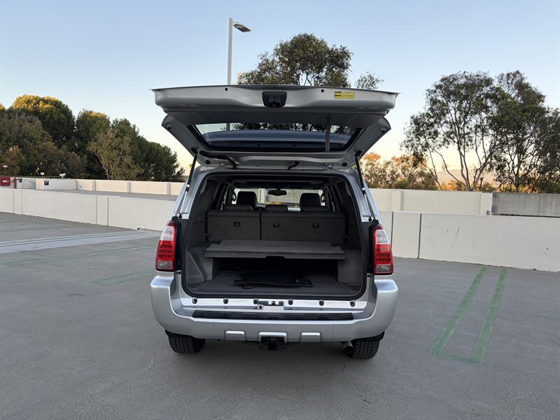 Used 2006 Toyota 4Runner Limited w/ Preferred Accessory Pkg RWD image 6