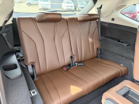 Used 2024 Acura MDX SH-AWD w/ Advance Package image 18