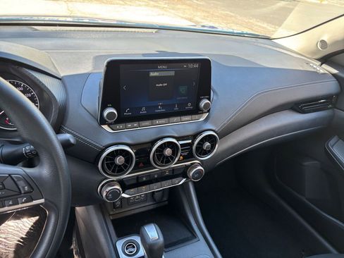 Used 2025 Nissan Sentra SV image 17