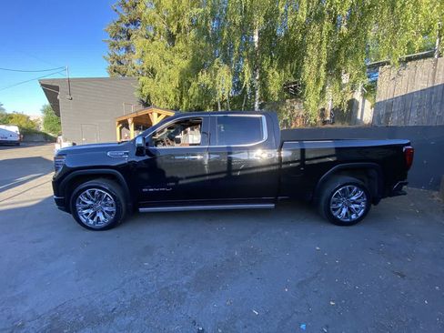 Used 2023 GMC Sierra 1500 Denali w/ Denali Reserve Package AWD/4WD image 3