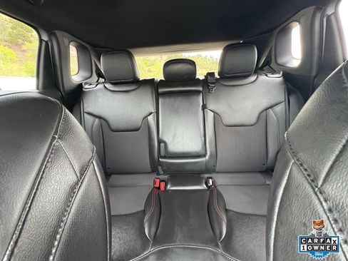 Used 2025 Jeep Compass Trailhawk AWD/4WD image 6