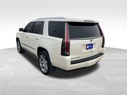 Used 2015 Cadillac Escalade Premium image 4