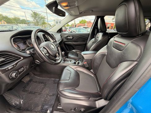 Used 2020 Jeep Cherokee Trailhawk w/ Comfort/Convenience Group AWD/4WD image 14