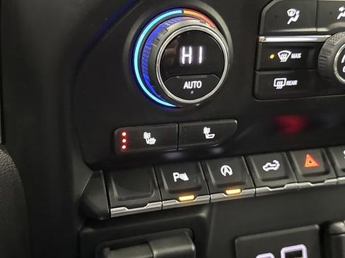 Used 2021 Chevrolet Silverado 1500 LT Trail Boss w/ Convenience Package II image 7