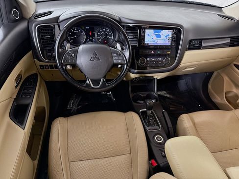 Used 2016 Mitsubishi Outlander GT image 17
