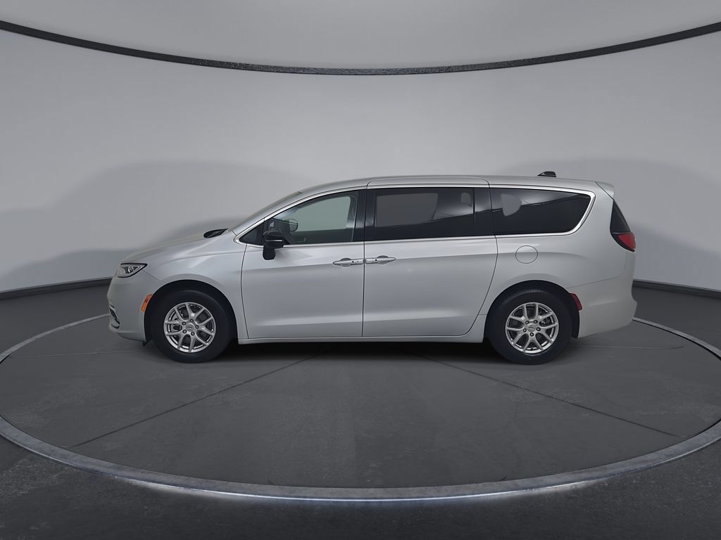 Certified 2024 Chrysler Pacifica Touring-L FWD image 11