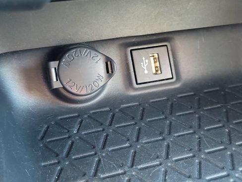 Used 2024 Toyota RAV4 LE AWD/4WD image 15