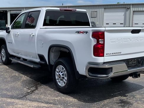 Used 2025 Chevrolet Silverado 2500 LT w/ Convenience Package AWD/4WD image 2