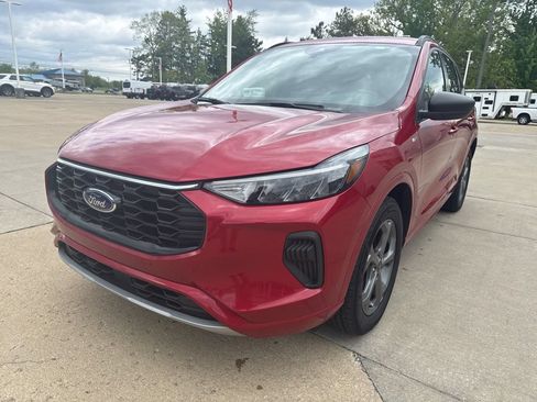 Used 2023 Ford Escape ST-Line w/ Tech Pack #1 AWD/4WD image 2