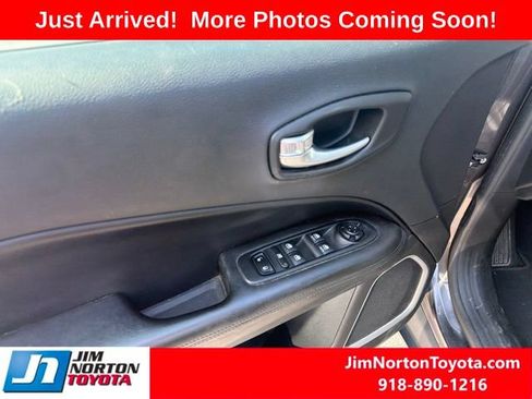 Used 2019 Jeep Compass Latitude FWD image 13