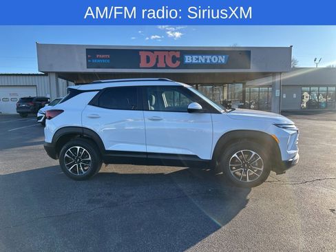 Used 2025 Chevrolet TrailBlazer LT image 3