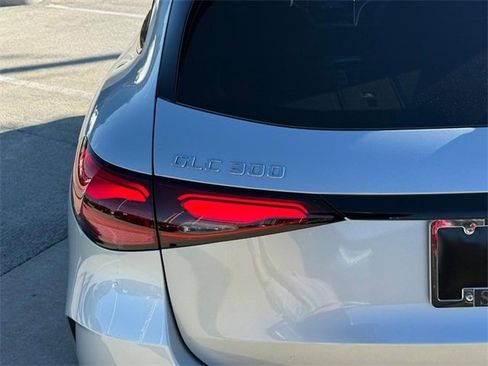 Certified 2025 Mercedes-Benz GLC 300 4MATIC image 10