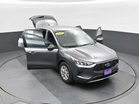 Used 2025 Ford Escape Active image 37