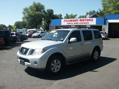 Used 2008 Nissan Pathfinder SE w/ Premium Pkg AWD/4WD image 1