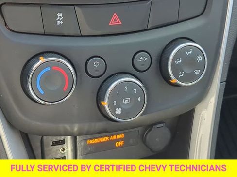 Used 2022 Chevrolet Trax LT w/ Driver Confidence Package AWD/4WD image 38