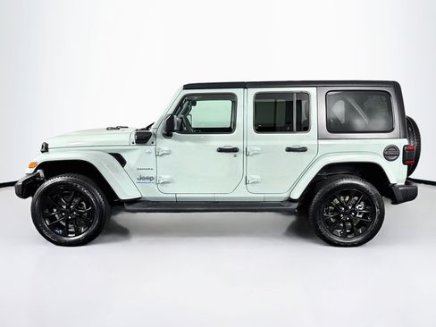 Used 2023 Jeep Wrangler Unlimited Sahara w/ Cold Weather Group AWD/4WD image 11