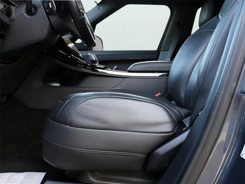 Used 2023 Land Rover Range Rover Sport SE image 37