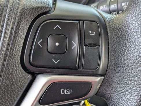 Used 2014 Toyota Highlander LE image 8