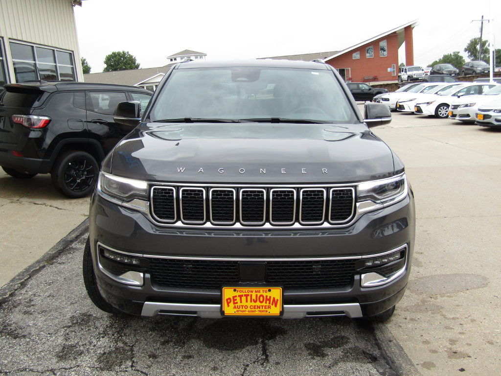 Used 2025 Jeep Wagoneer Series II AWD/4WD image 13