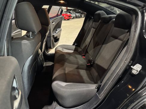 Used 2015 Dodge Charger SXT image 18