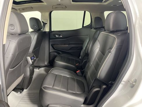 Used 2023 GMC Acadia Denali w/ Denali Ultimate Package FWD image 19