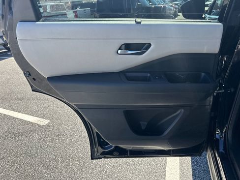 Used 2022 Nissan Pathfinder SL image 22