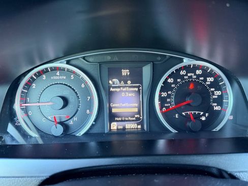 Used 2017 Toyota Camry SE image 25