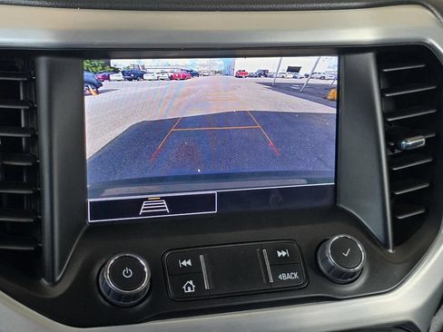Used 2023 GMC Acadia SLE w/ Driver Convenience Package FWD image 13
