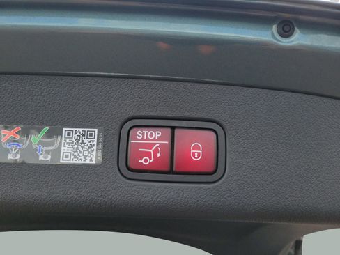 Used 2026 Mercedes-Benz GLC 300 image 32