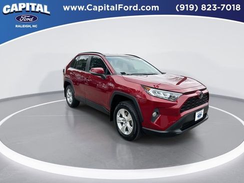 Used 2019 Toyota RAV4 XLE image 2