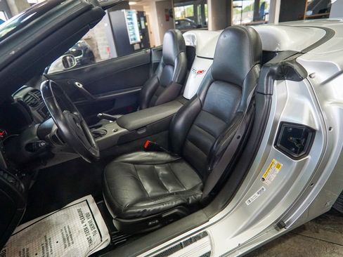Used 2007 Chevrolet Corvette Convertible w/ Preferred Equipment Group RWD image 11