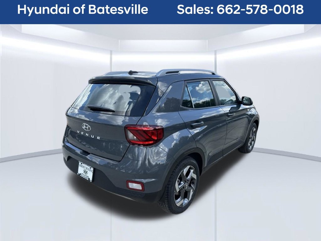 New 2026 Hyundai Venue SEL FWD image 3