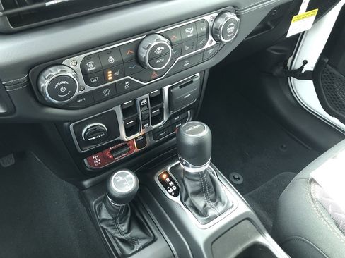 New 2026 Jeep Gladiator Mojave image 18