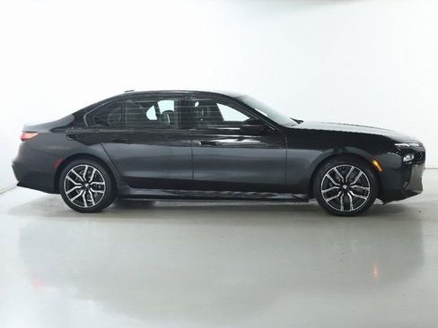 Certified 2025 BMW i7 xDrive60 image 11