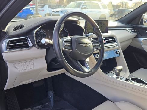 Used 2025 Genesis G70 2.5T image 25