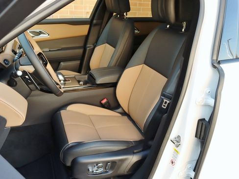 Used 2025 Land Rover Range Rover Velar Dynamic HSE image 13