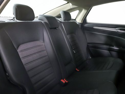 Used 2020 Ford Fusion SE image 26