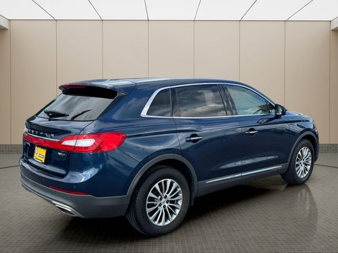 Used 2017 Lincoln MKX Select w/ MKX Climate Package AWD/4WD image 4