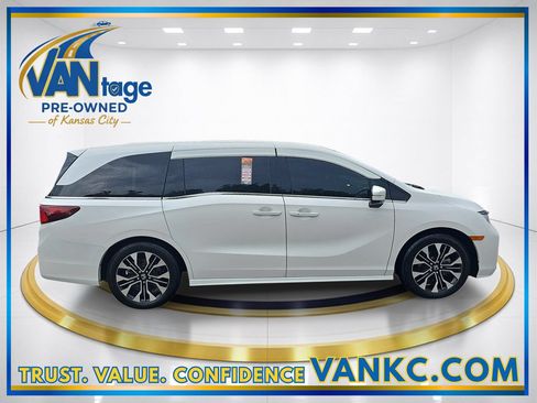 Used 2025 Honda Odyssey Elite image 5