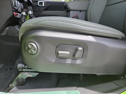 New 2025 Jeep Gladiator Mojave w/ Convenience Group image 22