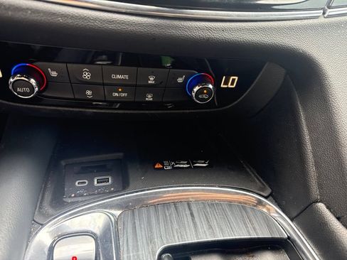 Used 2023 Buick Enclave Essence FWD image 27